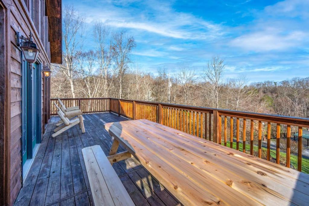 Dog Friendly! Views! Hot Tub! Close To Pf! Gsmnp เซอเวียร์วีล ภายนอก รูปภาพ